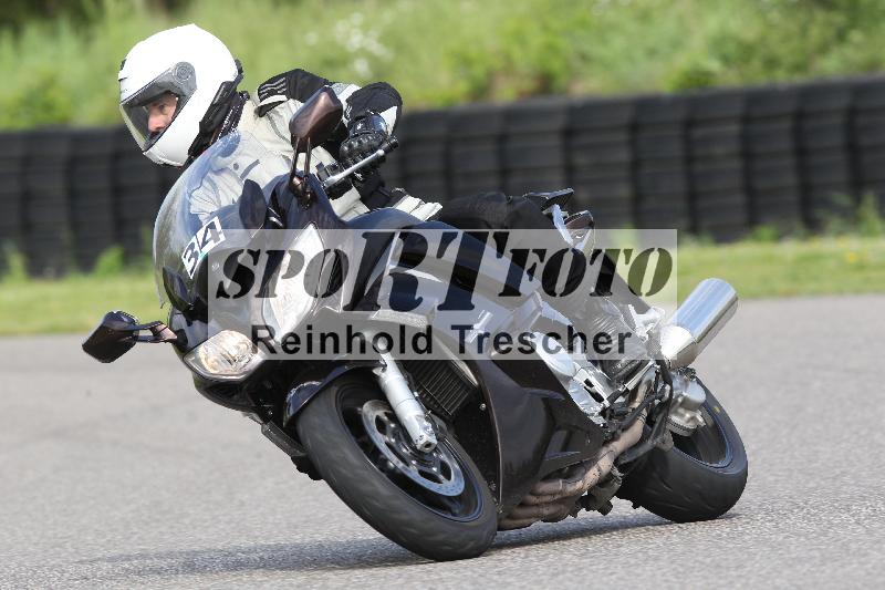 Archiv-2025/10 23.04.2025 Cornu Master School ADR/gruen-vert/34